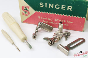 Singer Featherweight 221 Sewing Machine, WHITE - FA124***