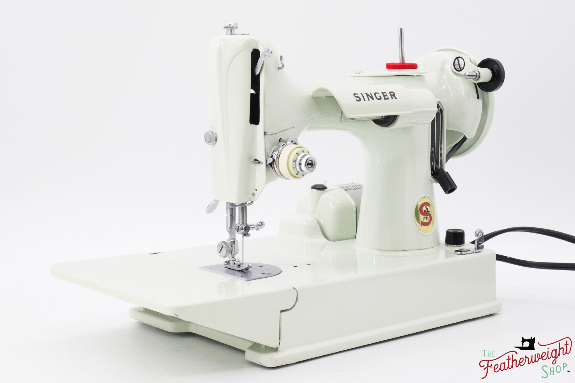 Singer Featherweight 221 Sewing Machine, WHITE - FA124***