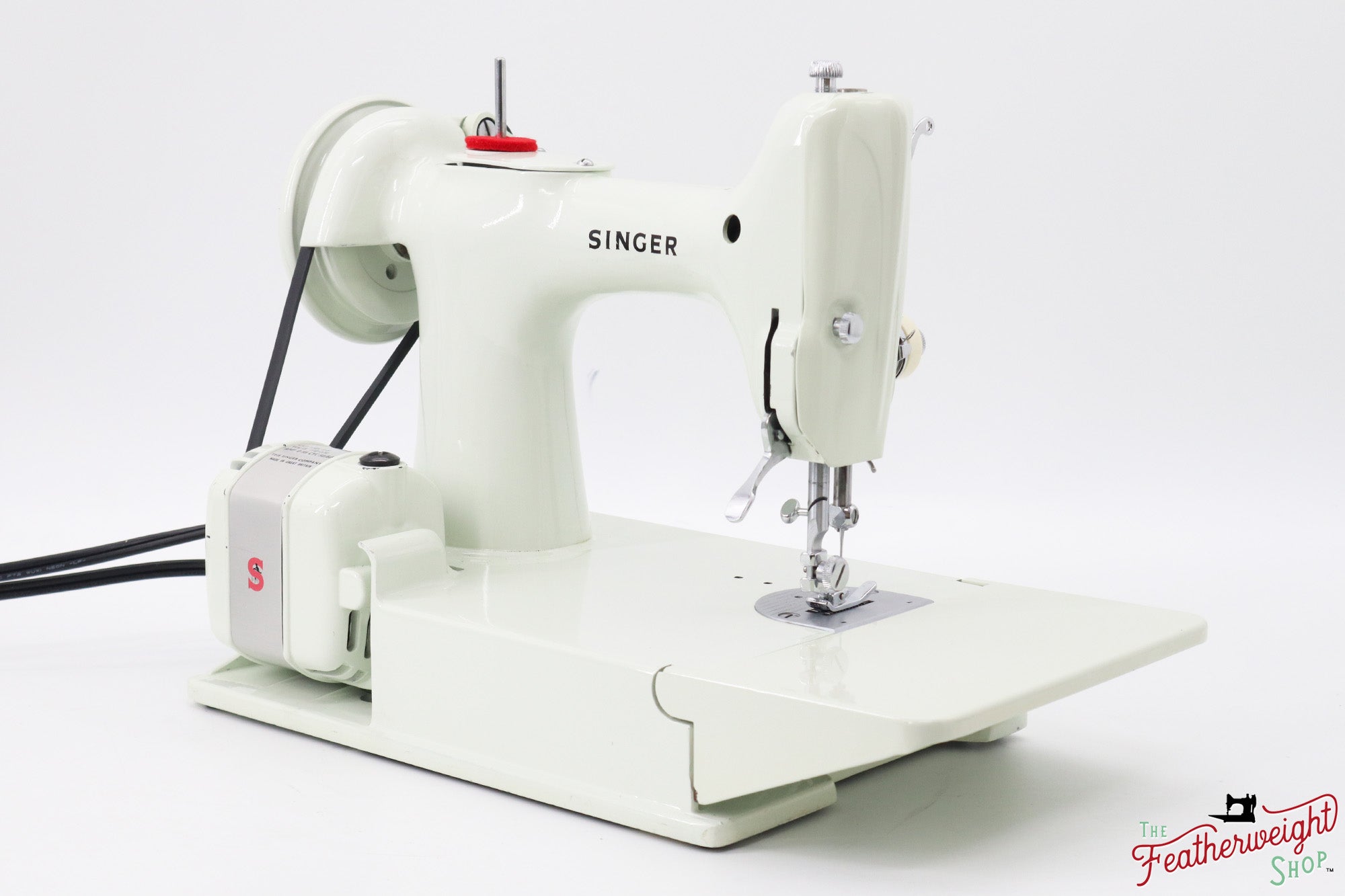 Singer Featherweight 221 Sewing Machine, WHITE - FA124***