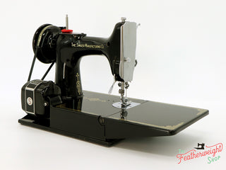Load image into Gallery viewer, Singer Featherweight 221 Sewing Machine, AH981***