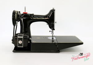 Singer Featherweight 221 Sewing Machine, AH981***