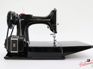 Load image into Gallery viewer, Singer Featherweight 221 1954 - AL912***