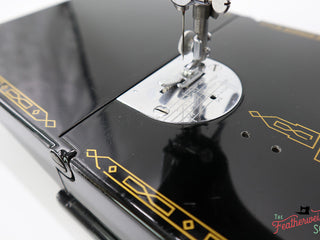 Load image into Gallery viewer, Singer Featherweight 221 1954 - AL912***