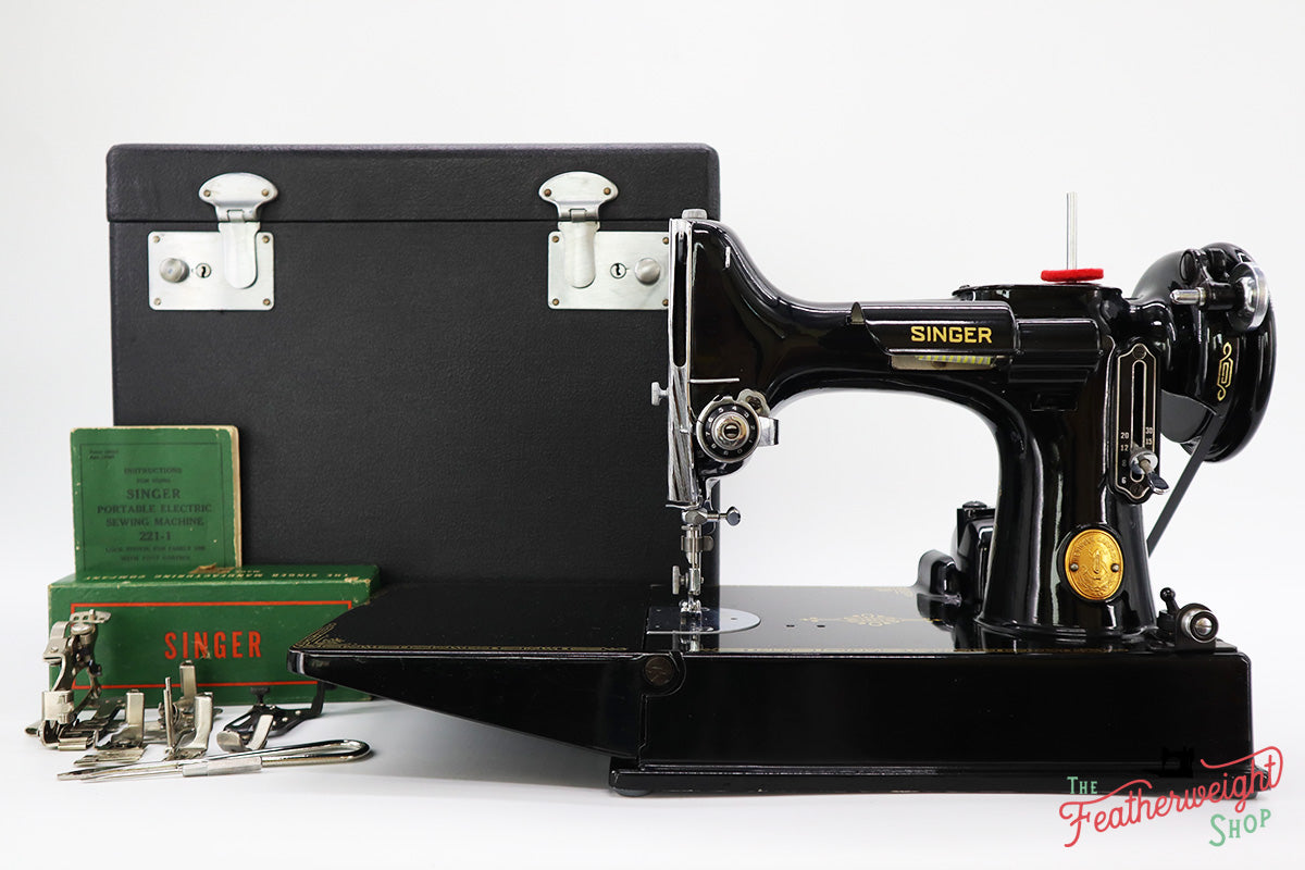 Singer Featherweight 221 Sewing Machine, AJ139***