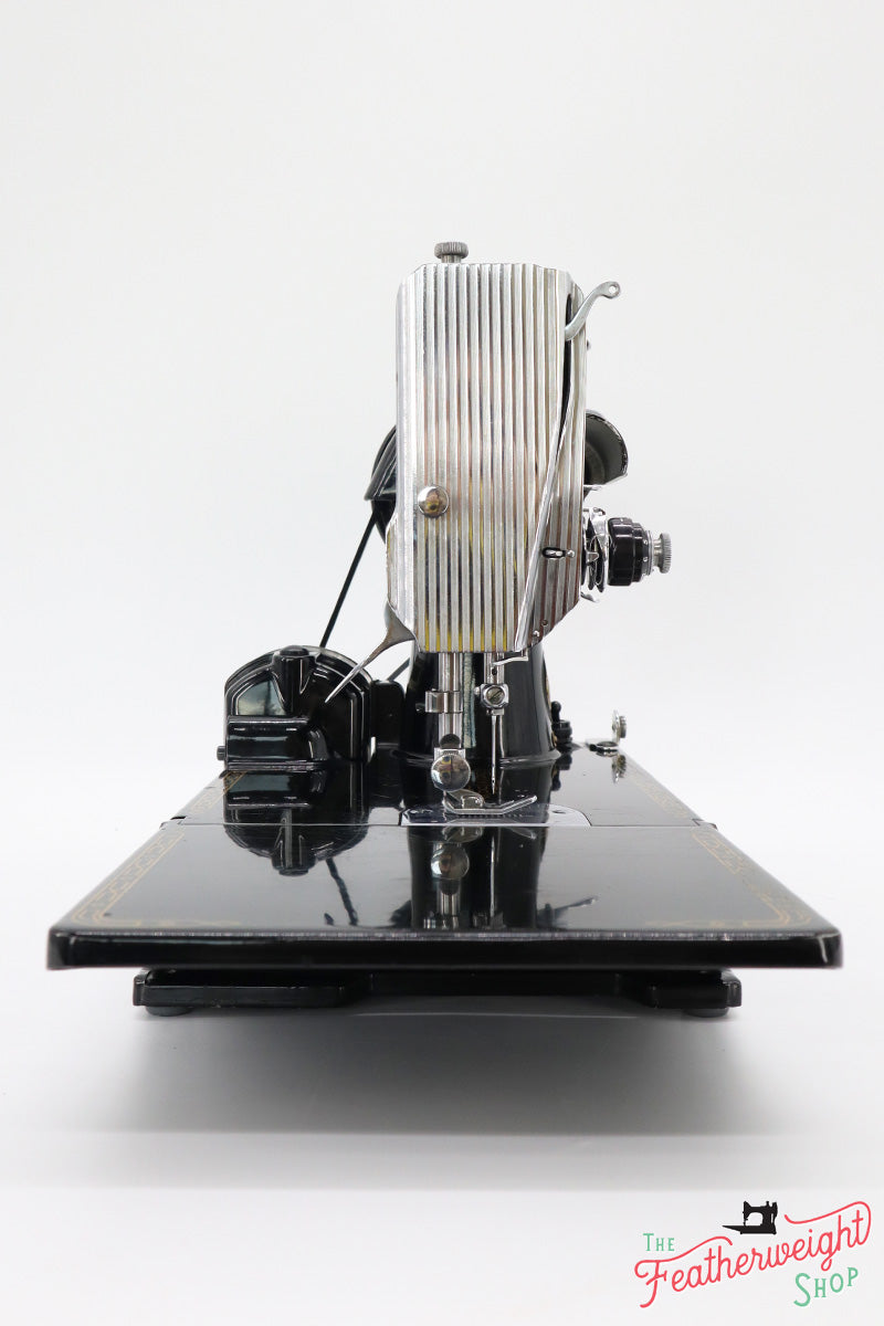 Singer Featherweight 221 Sewing Machine, AM1865**