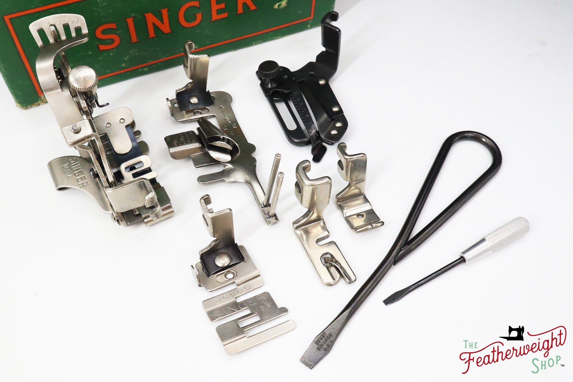 Singer Featherweight 221 Sewing Machine, Centennial: AK074***