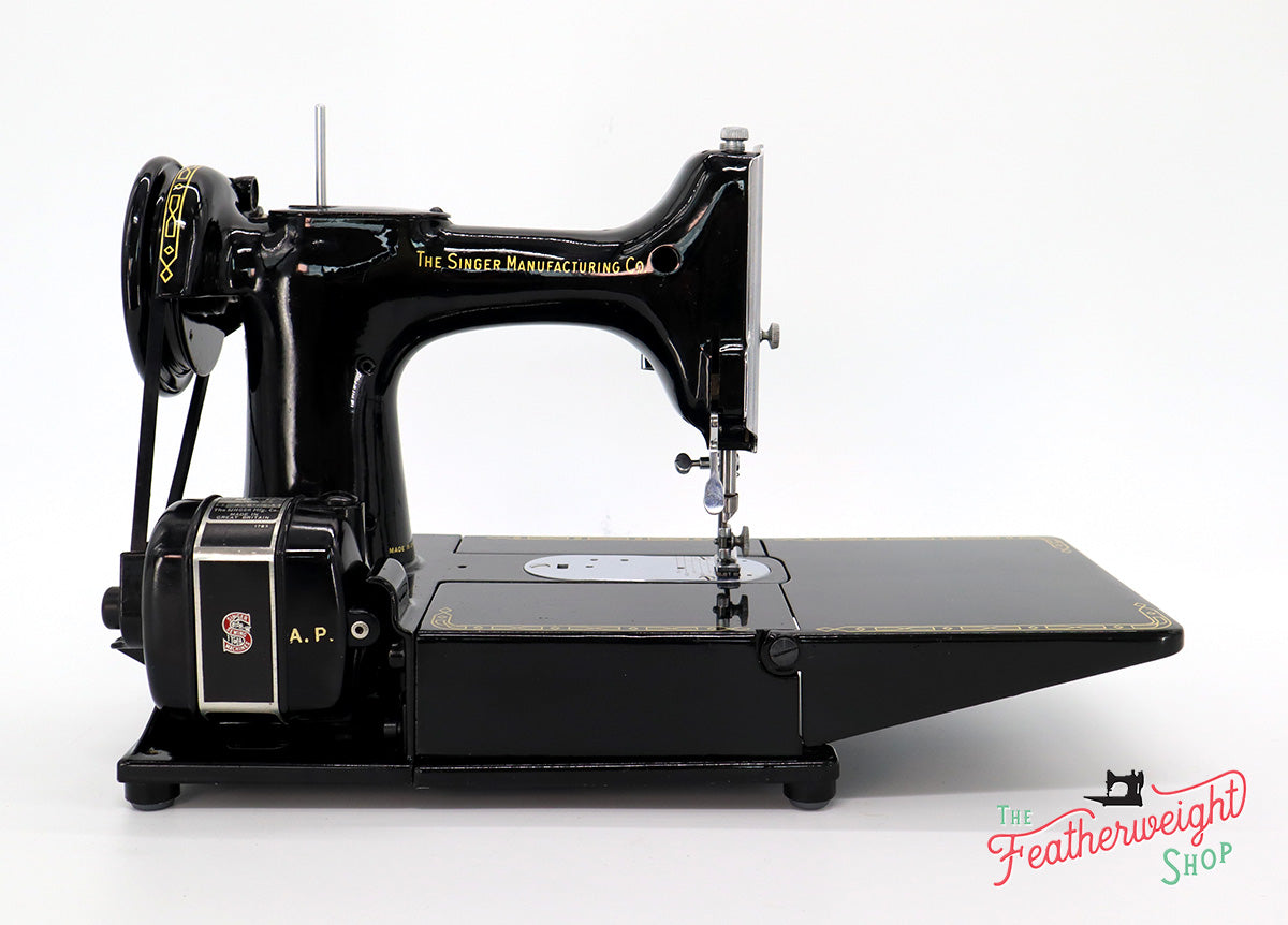 Singer Featherweight 222K Sewing Machine EJ616***