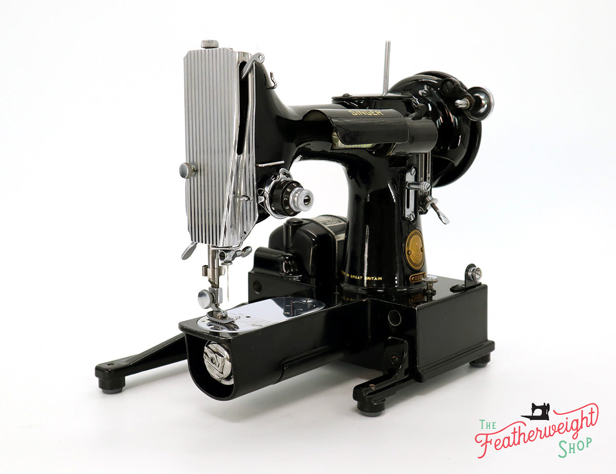 Singer Featherweight 222K Sewing Machine EJ616***