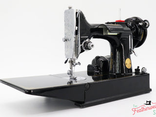 Load image into Gallery viewer, Singer Featherweight 221K Sewing Machine, French - RARE, EF694***