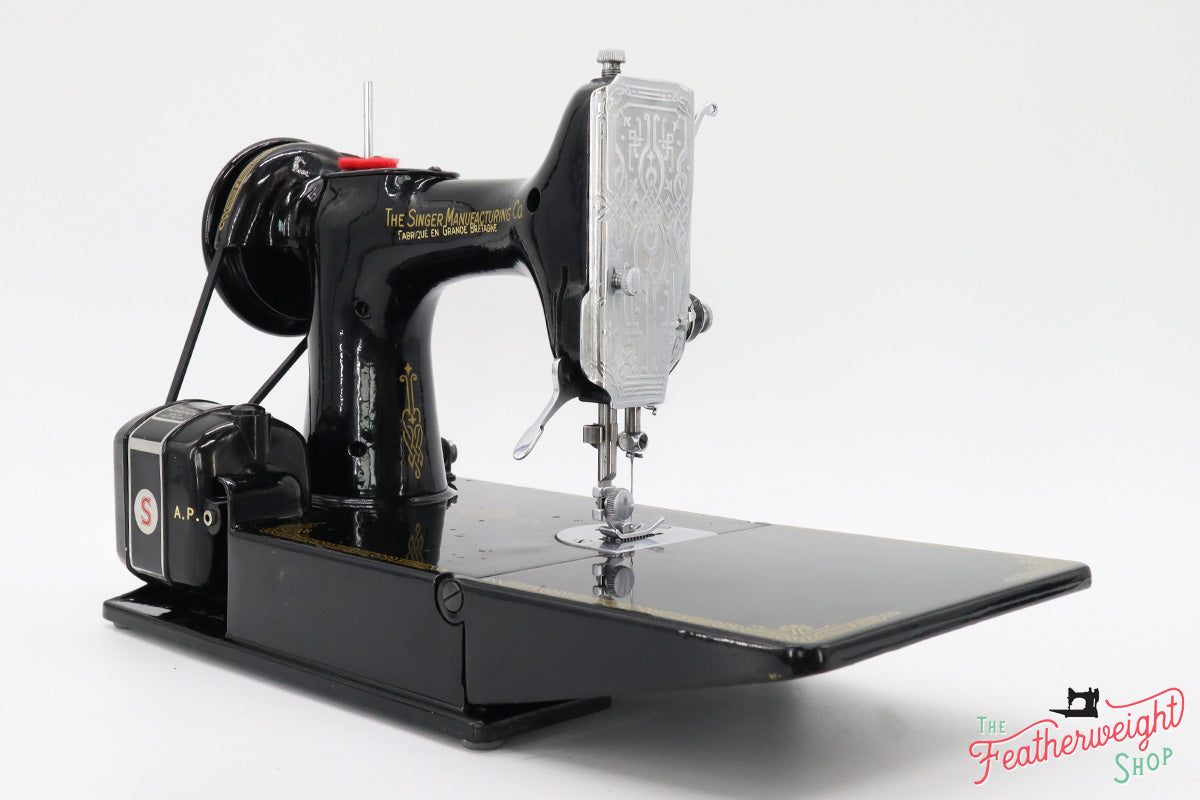 Singer Featherweight 221K Sewing Machine, French - RARE, EF694***