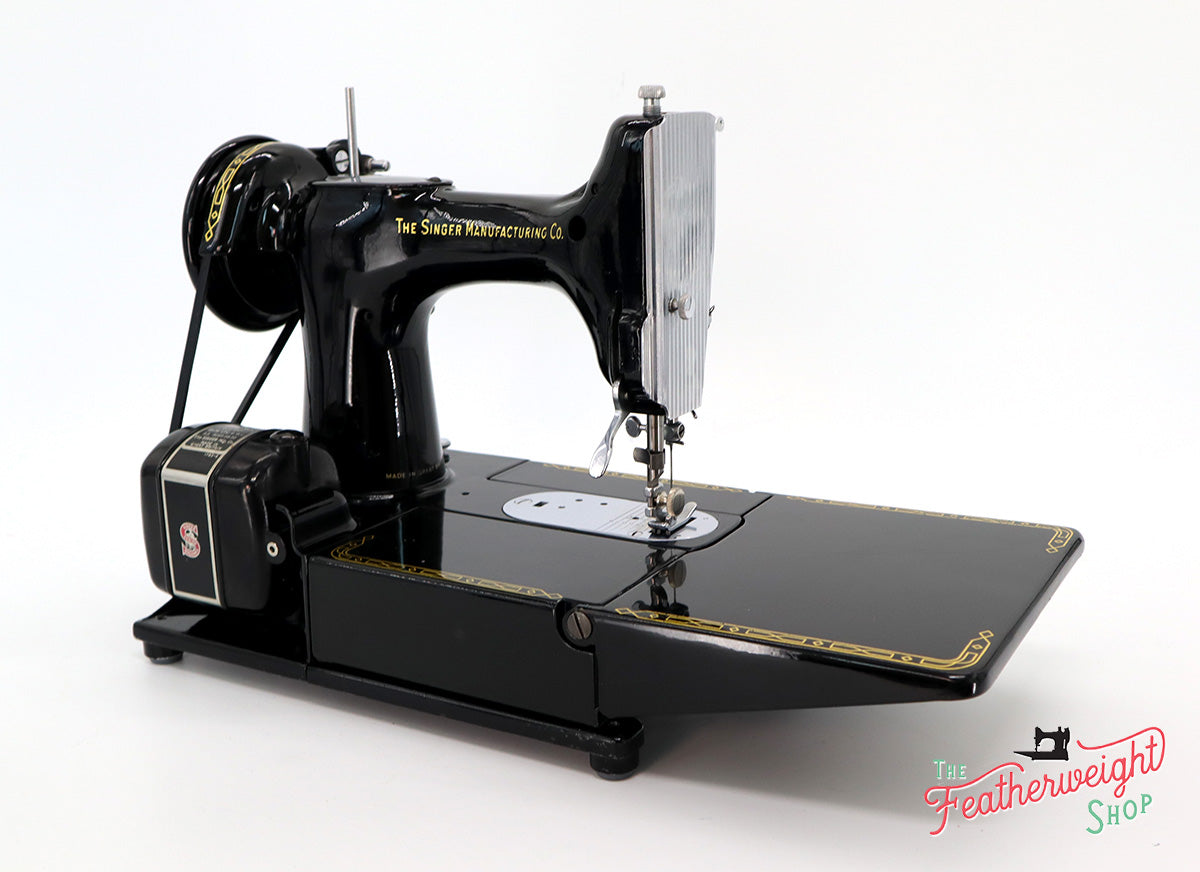 Singer Featherweight 222K Sewing Machine, RED "S" EP7600**