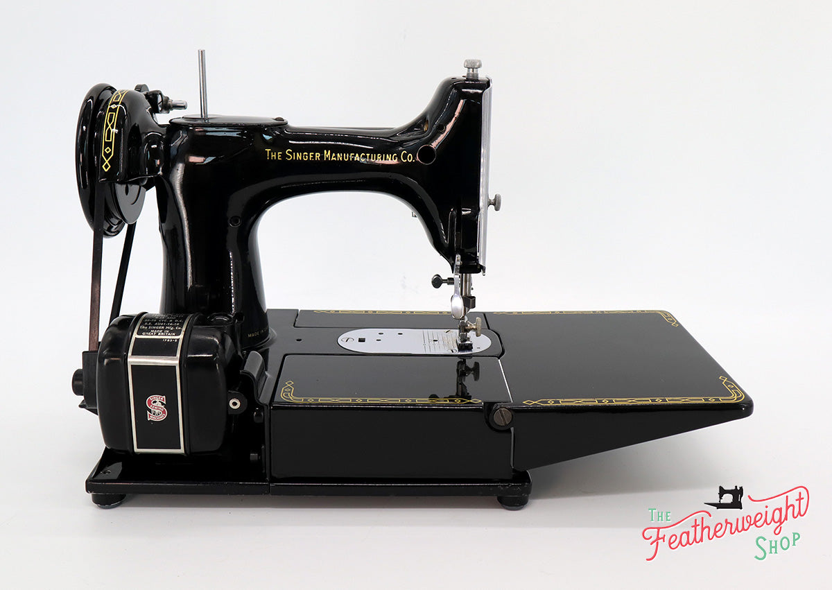 Singer Featherweight 222K Sewing Machine, RED "S" EP7600**