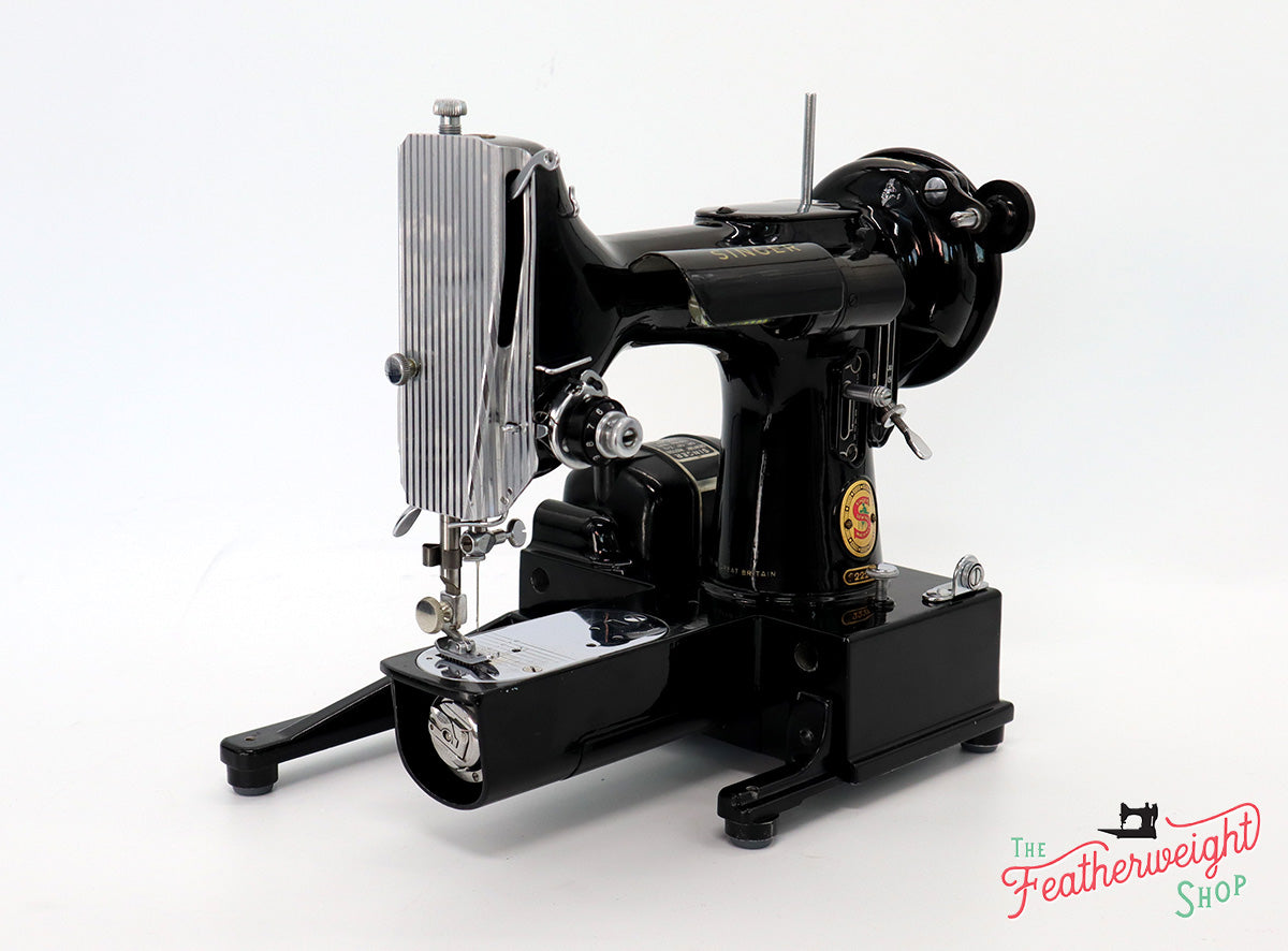 Singer Featherweight 222K Sewing Machine, RED "S" EP7600**