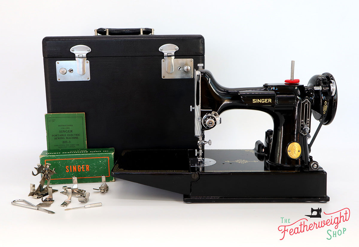 Singer Featherweight 221 Sewing Machine, AJ204***