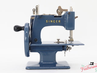 Load image into Gallery viewer, Singer Sewhandy Model 20 - Fully Restored in Denim