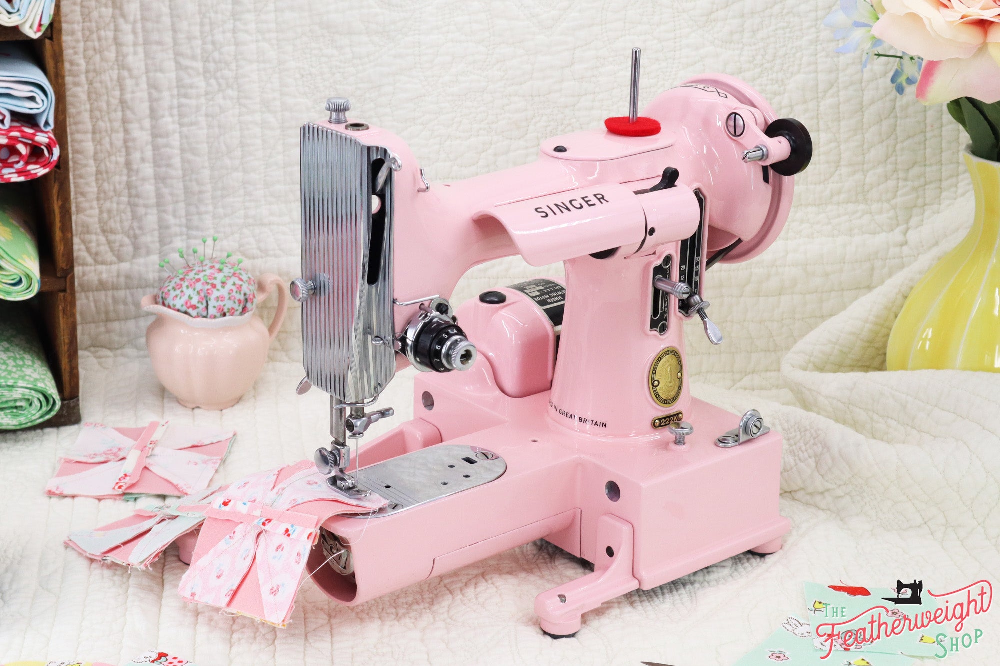 Singer Featherweight 222K Sewing Machine EM6039** - Fully Restored in Poodle Skirt Pink