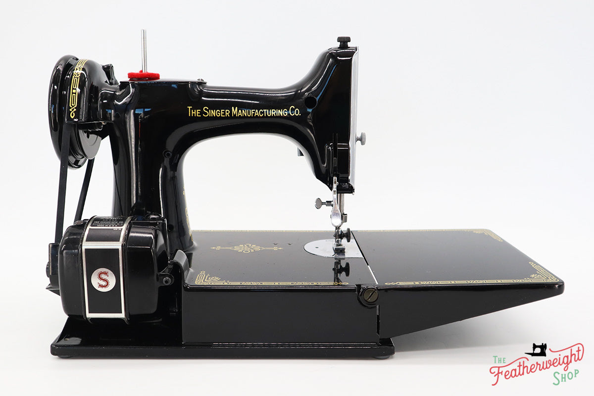 Singer Featherweight 221 Sewing Machine, Centennial: AK421***