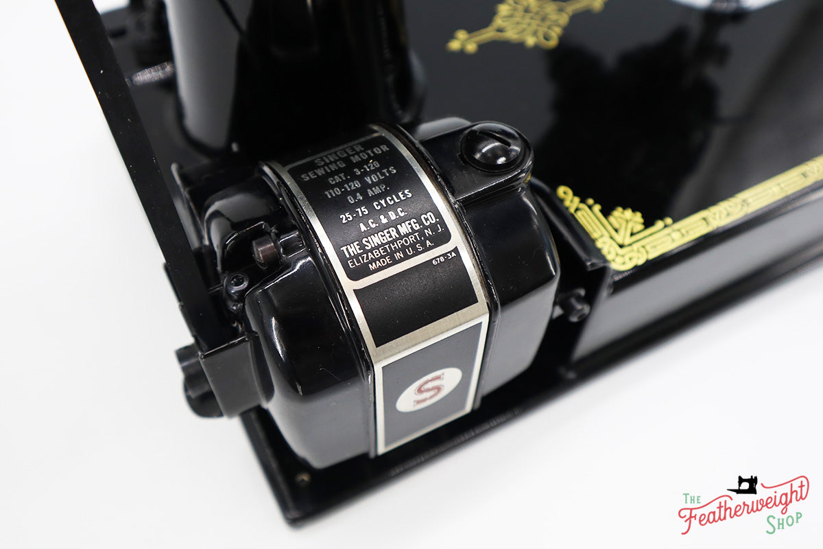 Singer Featherweight 221 Sewing Machine, Centennial: AK421***