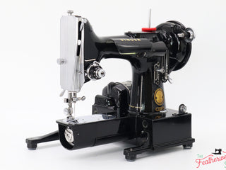Load image into Gallery viewer, Singer Featherweight 222K Sewing Machine EL182***