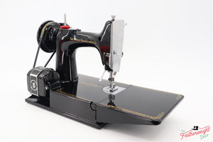 Singer Featherweight 221 Sewing Machine, AM699***