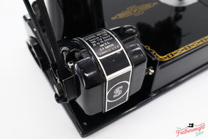 Singer Featherweight 221 Sewing Machine, AM699***