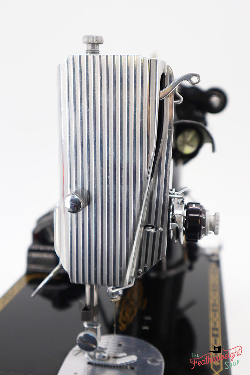 Singer Featherweight 221 Sewing Machine, AM699*** – The