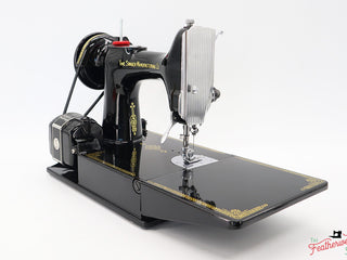 Load image into Gallery viewer, Singer Featherweight 221 Sewing Machine, AH572***