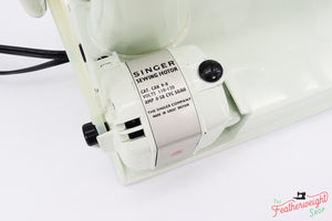Singer Featherweight 221K Sewing Machine, WHITE EV991**