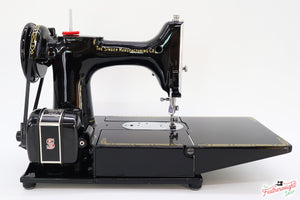 Singer Featherweight 222K Sewing Machine EJ910***