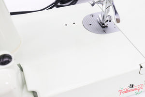 Singer Featherweight 221K Sewing Machine, WHITE EV991**
