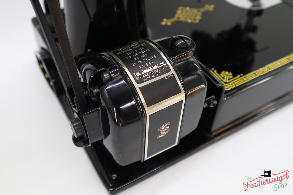 Singer Featherweight 221 Sewing Machine, AK7911**