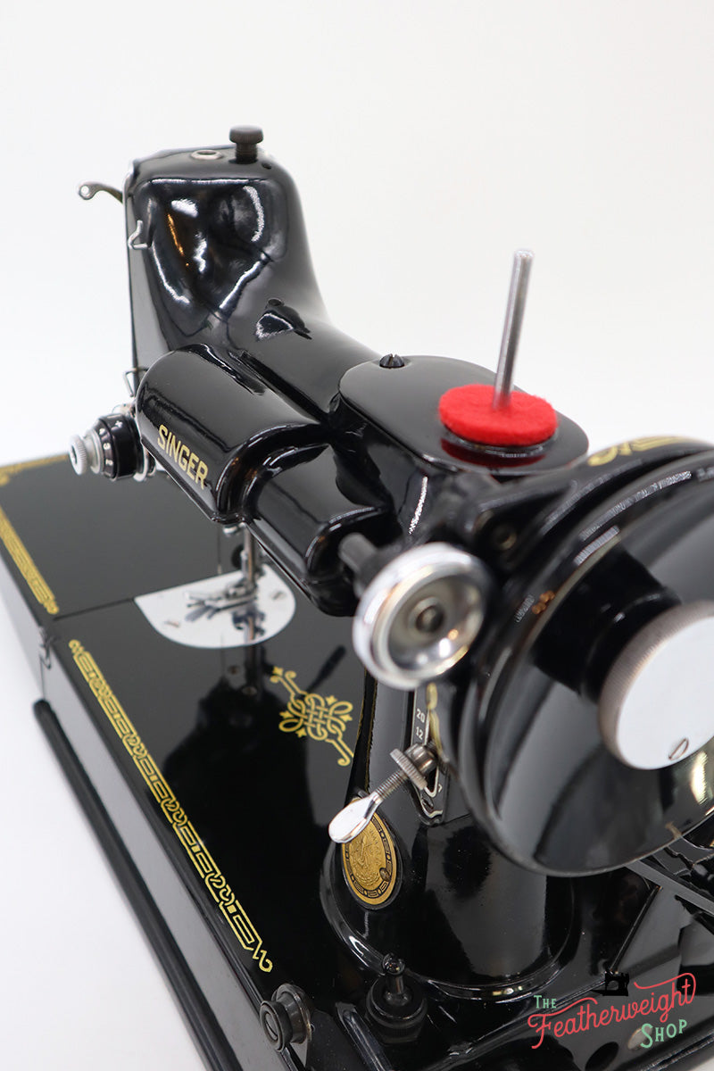 Singer Featherweight 221 Sewing Machine, AK7911**