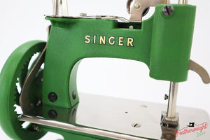 Singer Sewhandy Model 20 - Fully Restored in 'Peter Pan Green'