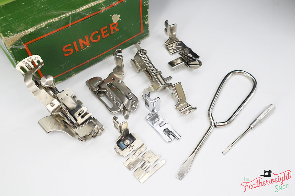 Singer Featherweight 222K 1953 - EJ267***