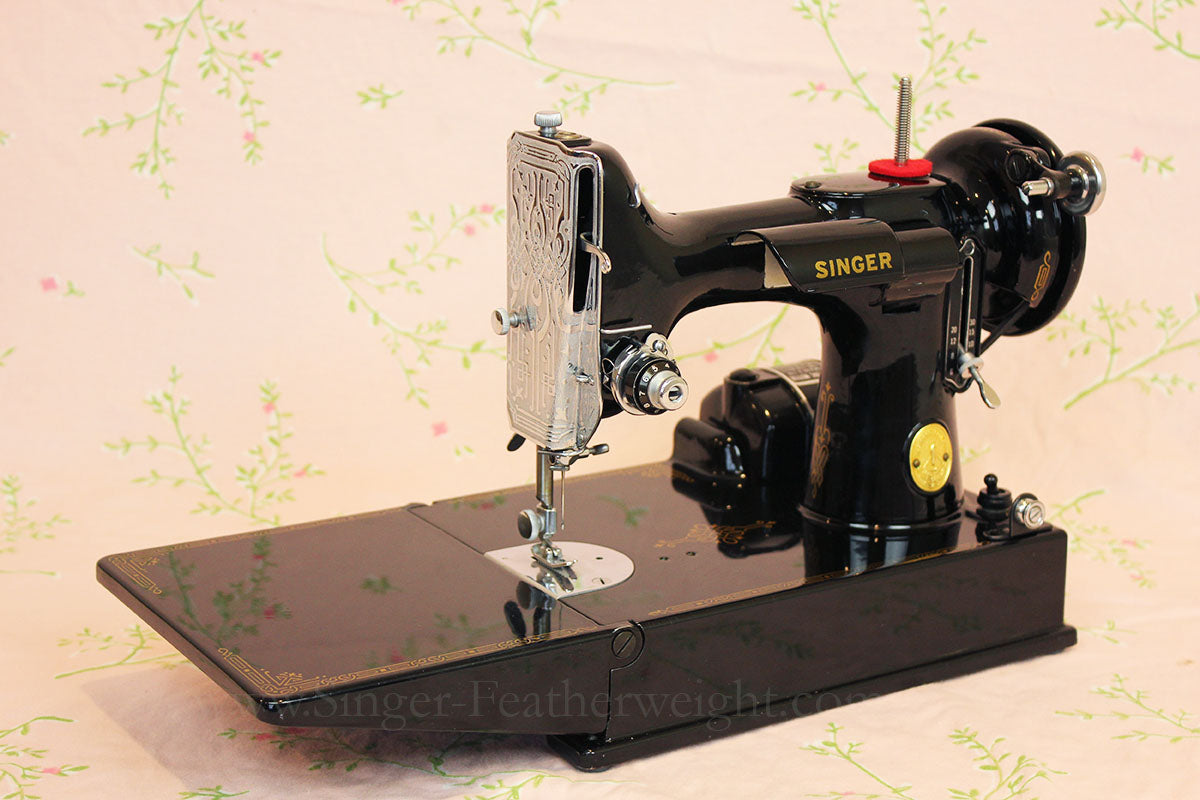 Singer Featherweight 221 Sewing Machine, AH114***