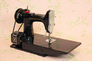 Singer Featherweight 221 Sewing Machine, AH114***