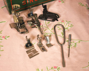 Singer Featherweight 221K Sewing Machine, Centennial EG706***