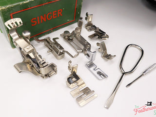 Load image into Gallery viewer, Singer Featherweight 222K 1957 - EM605***