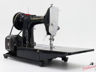 Load image into Gallery viewer, Singer Featherweight 222K 1957 - EM605***