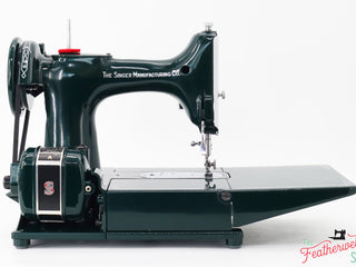 Load image into Gallery viewer, Singer Featherweight 222K Sewing Machine EM6036** - Fully Restored in Evergreen