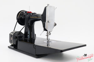 Singer Featherweight 221 Sewing Machine, AM1564**