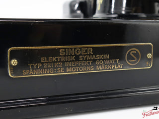 Load image into Gallery viewer, Singer Featherweight 221K Sewing Machine, EH1348** - 1952