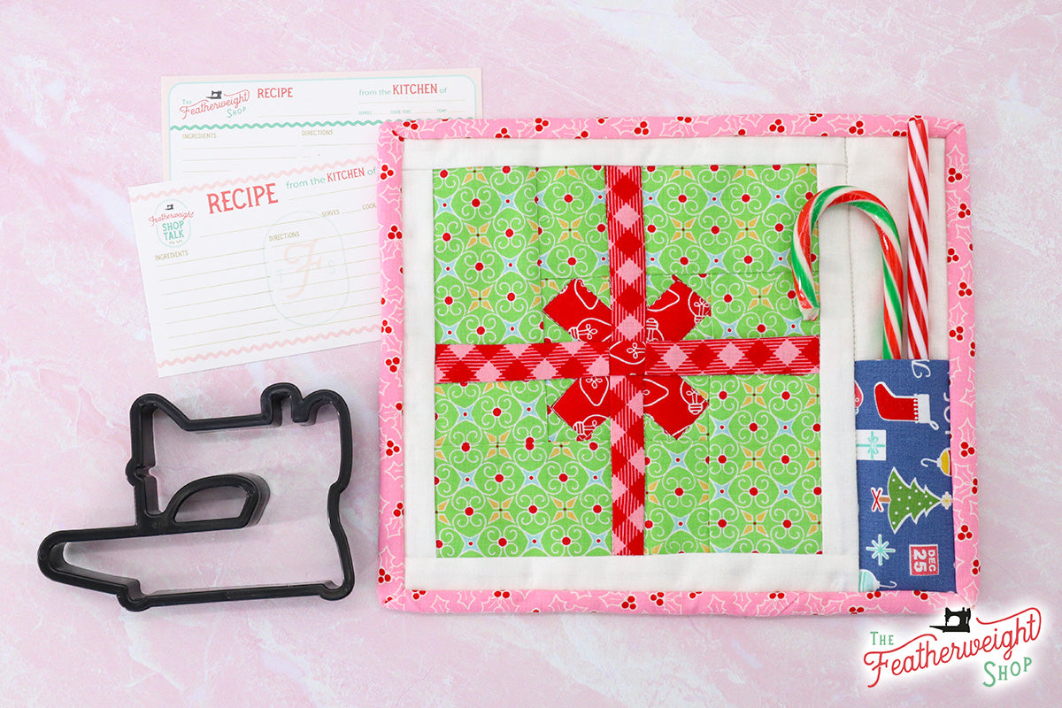 KIT, Vintage Christmas Merry Mug Mat PRESENT UNDER THE TREE (Pattern Book Optional)