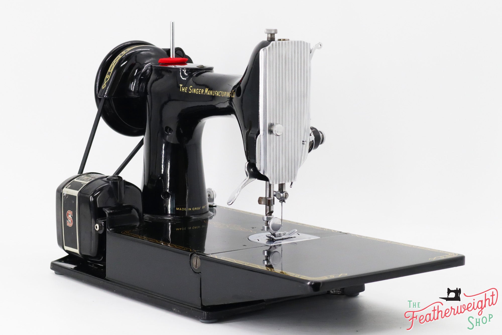 Singer Featherweight 221K Sewing Machine, RED "S" - ES653***