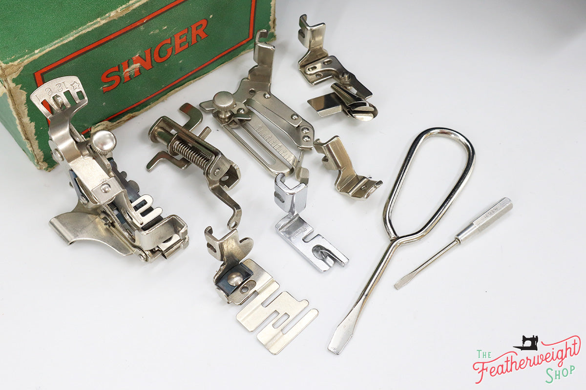 Singer Featherweight 222K Sewing Machine EK6293**