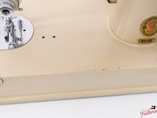 Load image into Gallery viewer, Singer Featherweight 221J Sewing Machine, Tan - JE152***