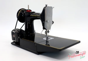 Singer Featherweight 221K Sewing Machine, RED "S" ES249***