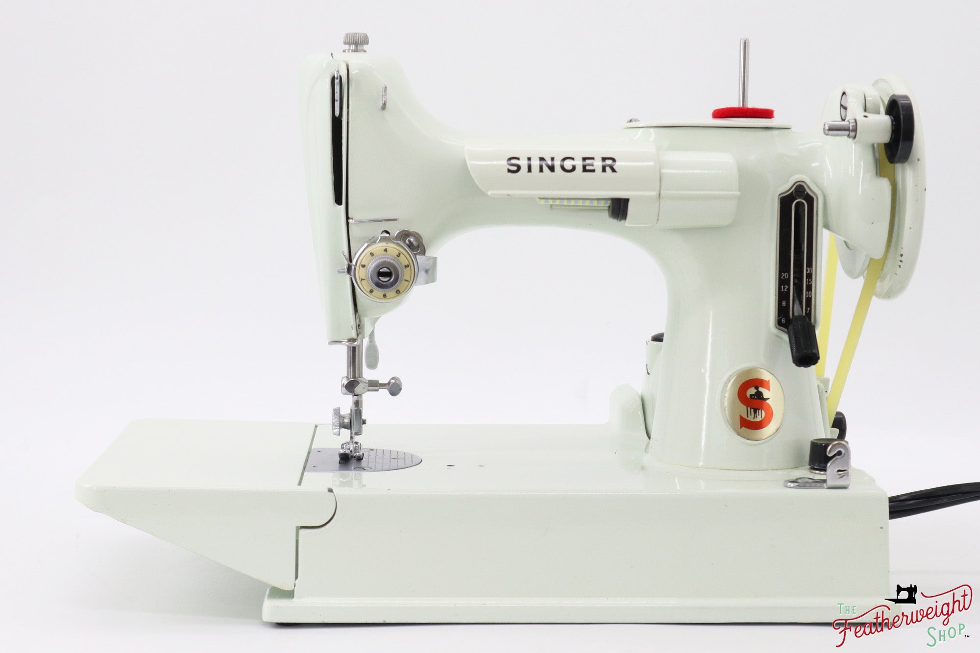 Singer Featherweight 221 Sewing Machine, WHITE - EV886***