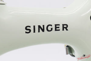 Singer Featherweight 221 Sewing Machine, WHITE - EV886***