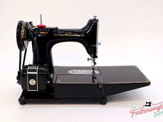 Load image into Gallery viewer, Singer Featherweight 222K Sewing Machine, RED &quot;S&quot; ES167***